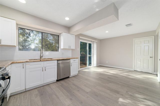8426 Laurel Trails Drive, Houston, TX 77095