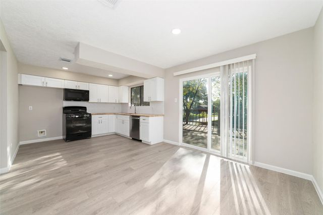 8426 Laurel Trails Drive, Houston, TX 77095