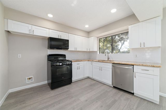 8426 Laurel Trails Drive, Houston, TX 77095