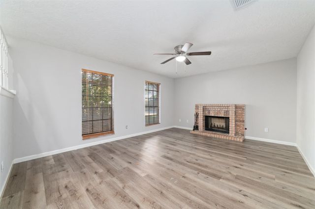 8426 Laurel Trails Drive, Houston, TX 77095