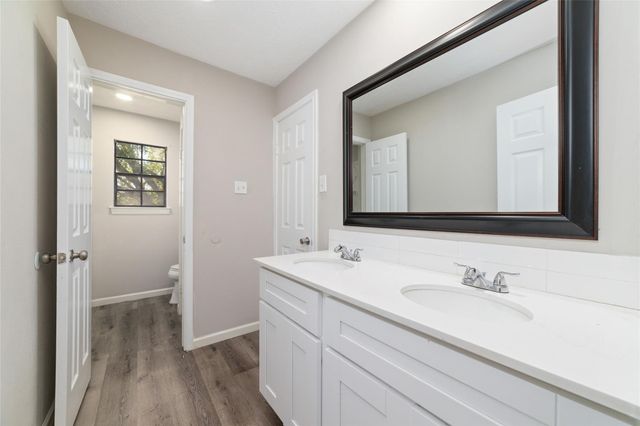 8426 Laurel Trails Drive, Houston, TX 77095