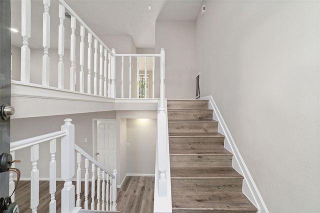 8426 Laurel Trails Drive, Houston, TX 77095
