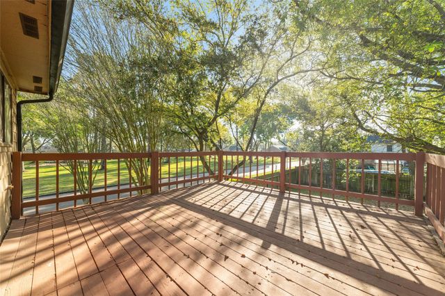8426 Laurel Trails Drive, Houston, TX 77095