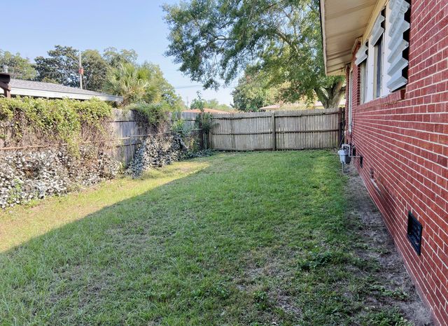 6552 College Drive, Milton, FL 32570