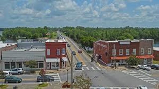 6552 College Drive, Milton, FL 32570