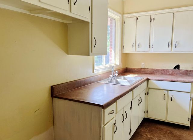 6552 College Drive, Milton, FL 32570