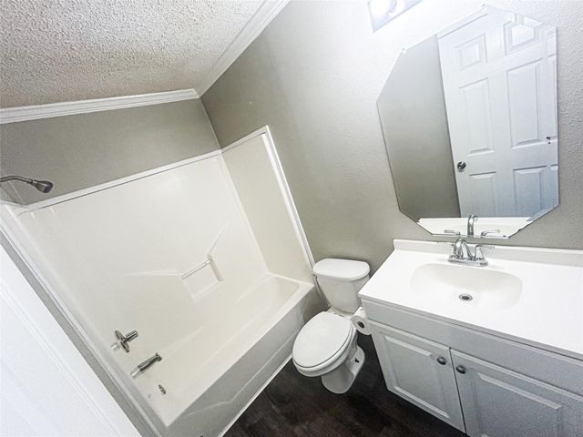 113 Varsity Drive, Huntsville, TX 77340