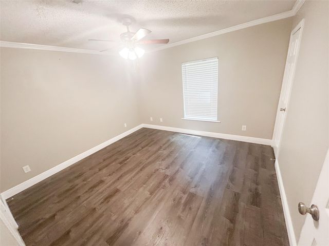 113 Varsity Drive, Huntsville, TX 77340