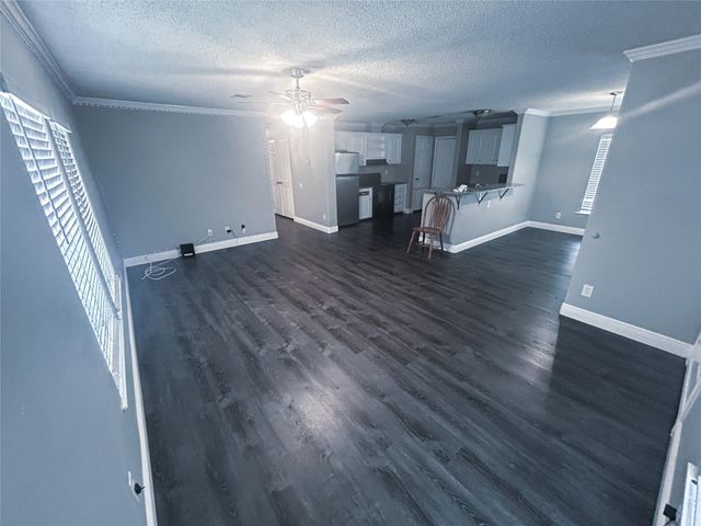 113 Varsity Drive, Huntsville, TX 77340