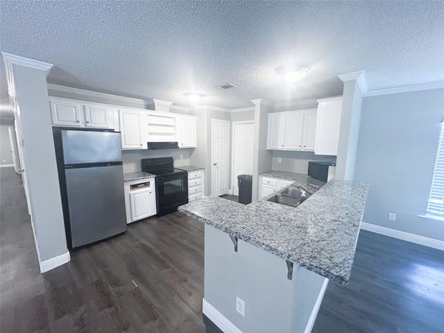 113 Varsity Drive, Huntsville, TX 77340