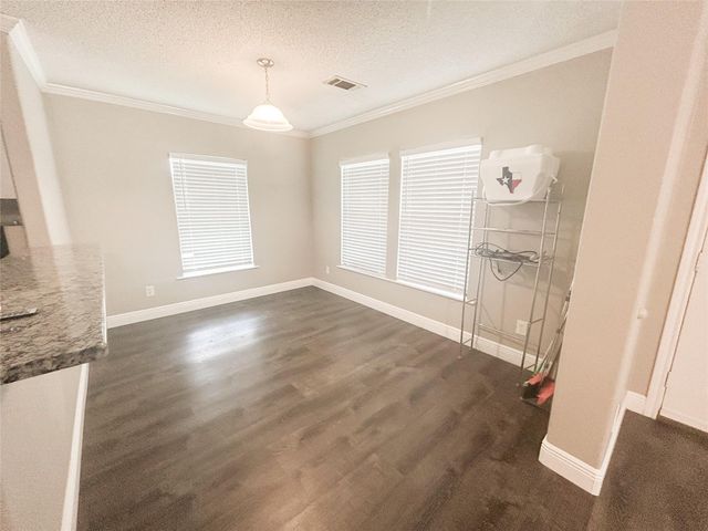 113 Varsity Drive, Huntsville, TX 77340