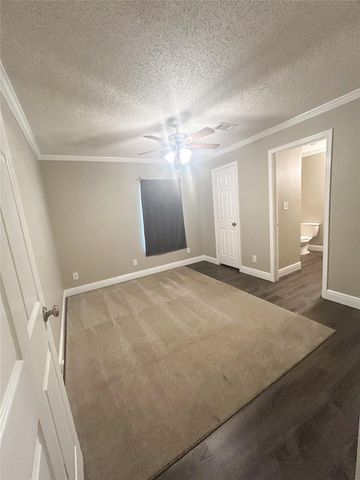 113 Varsity Drive, Huntsville, TX 77340