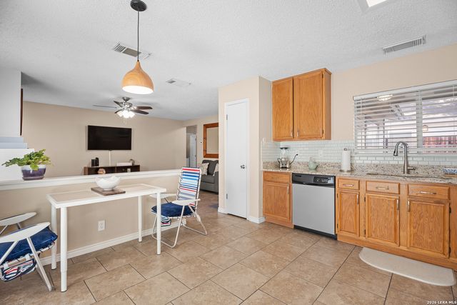 7715 Chatsworth, San Antonio, TX 78250