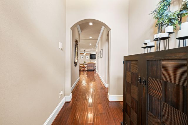 1610 Du Barry Lane, Houston, TX 77018