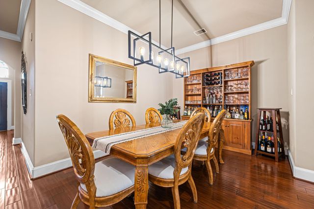 1610 Du Barry Lane, Houston, TX 77018