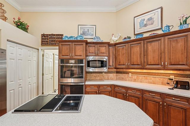 417 HUNTRIDGE DRIVE, Venice, FL 34292