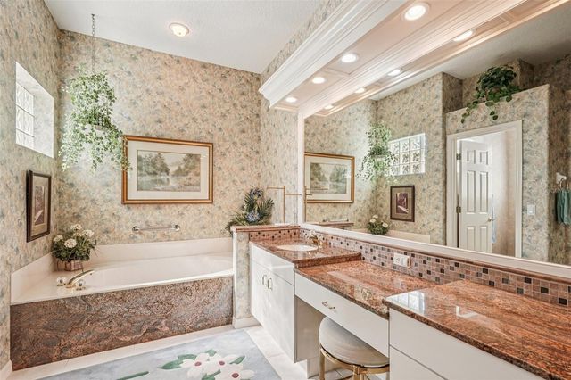 417 HUNTRIDGE DRIVE, Venice, FL 34292