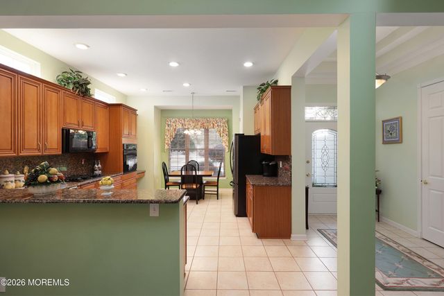 7 Oakhill Court, Jackson, NJ 08527