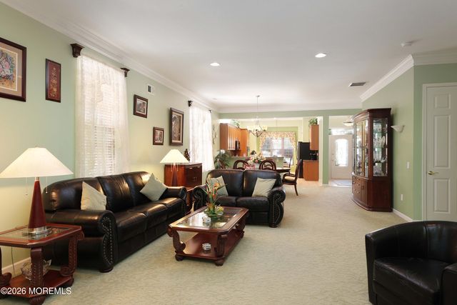7 Oakhill Court, Jackson, NJ 08527