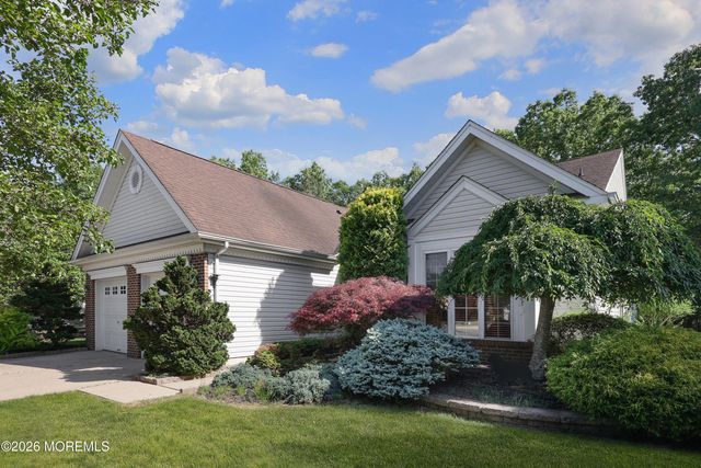 7 Oakhill Court, Jackson, NJ 08527