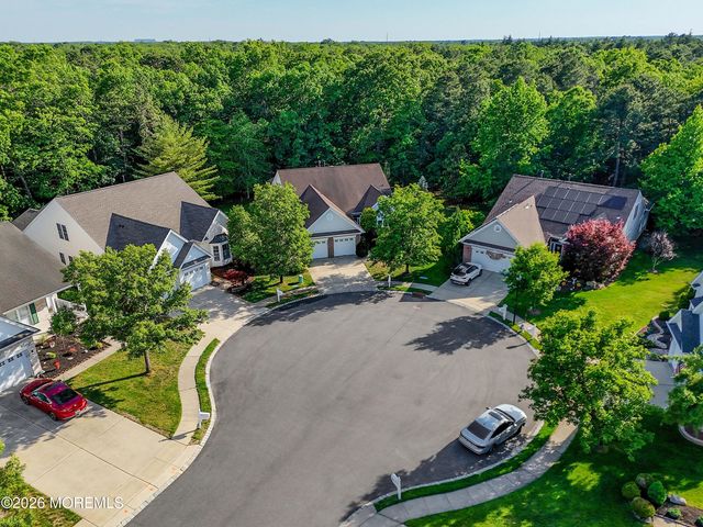 7 Oakhill Court, Jackson, NJ 08527