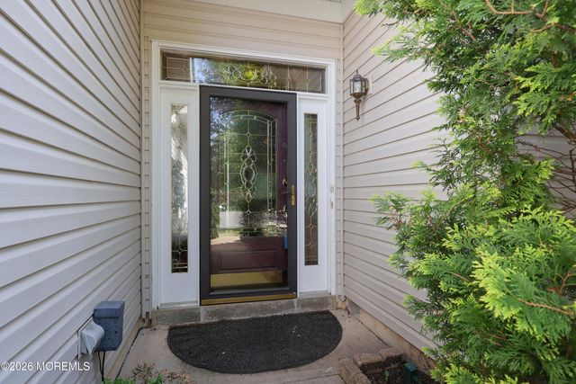 7 Oakhill Court, Jackson, NJ 08527