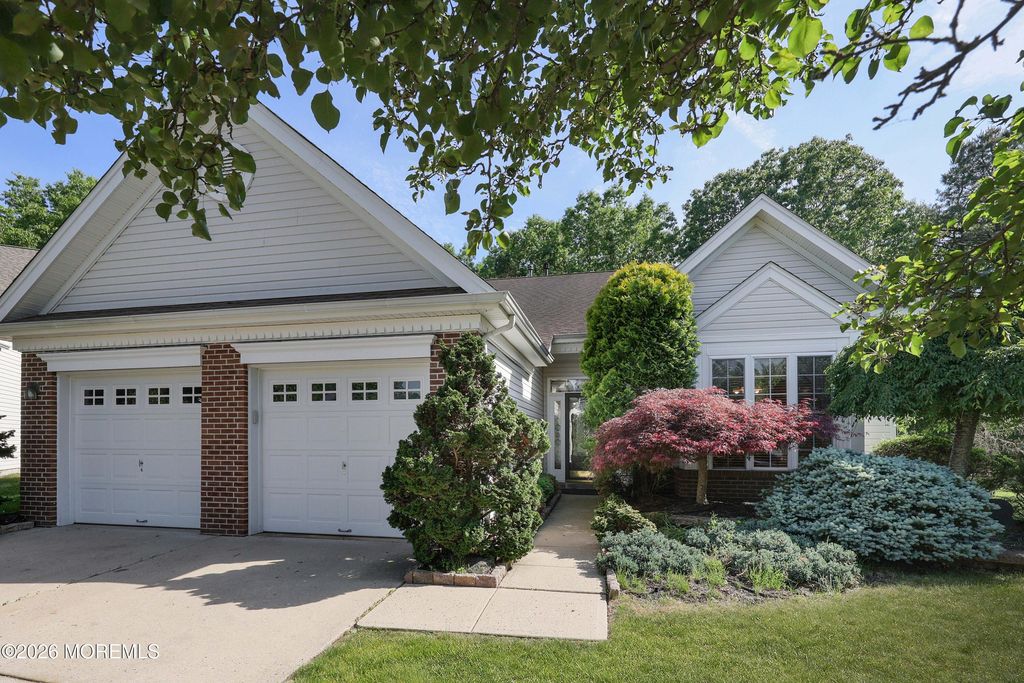 7 Oakhill Court, Jackson, NJ 08527