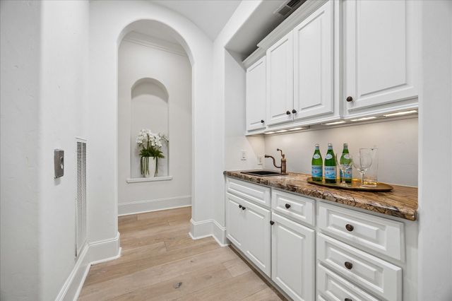 4504 Holly Street, Bellaire, TX 77401