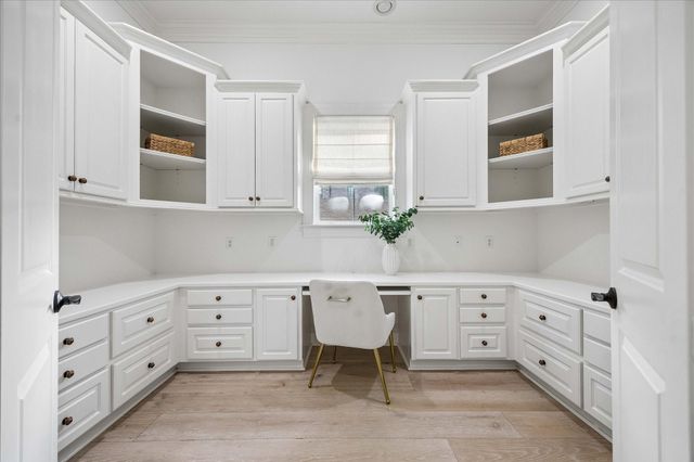 4504 Holly Street, Bellaire, TX 77401