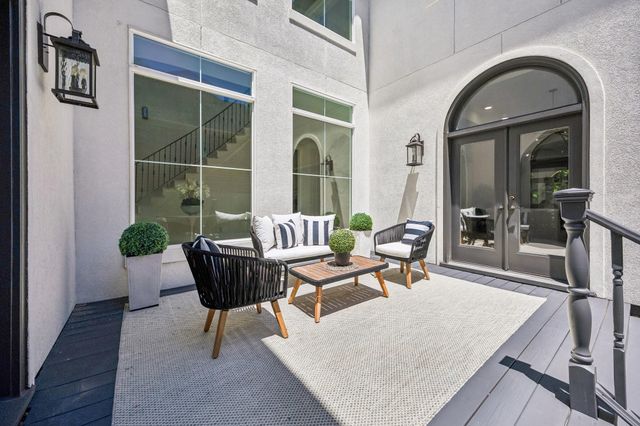 4504 Holly Street, Bellaire, TX 77401