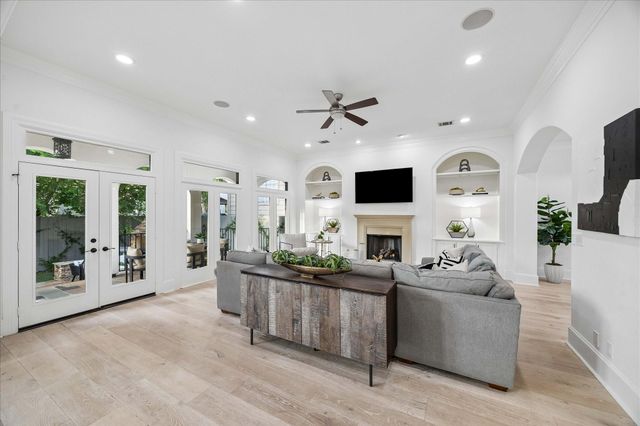 4504 Holly Street, Bellaire, TX 77401
