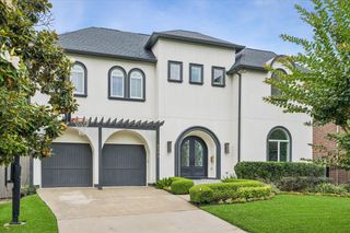 4504 Holly Street, Bellaire, TX 77401