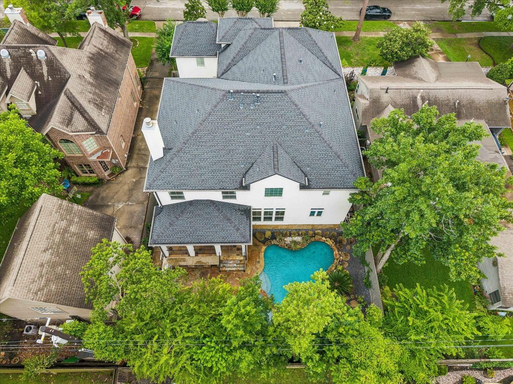 Image 37 of property listing at 4504 Holly Street, Bellaire, TX 77401