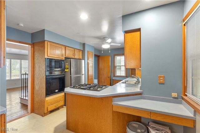 25031 Glenbrook Boulevard, Euclid, OH 44117