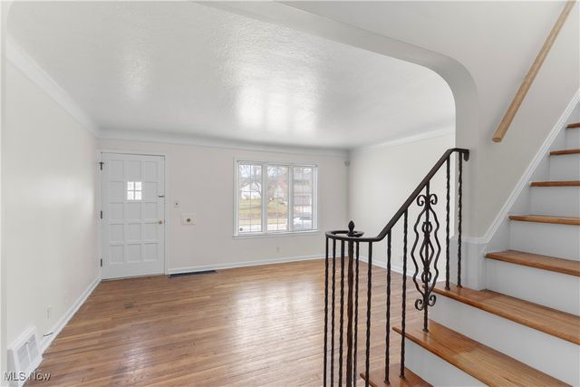 25031 Glenbrook Boulevard, Euclid, OH 44117