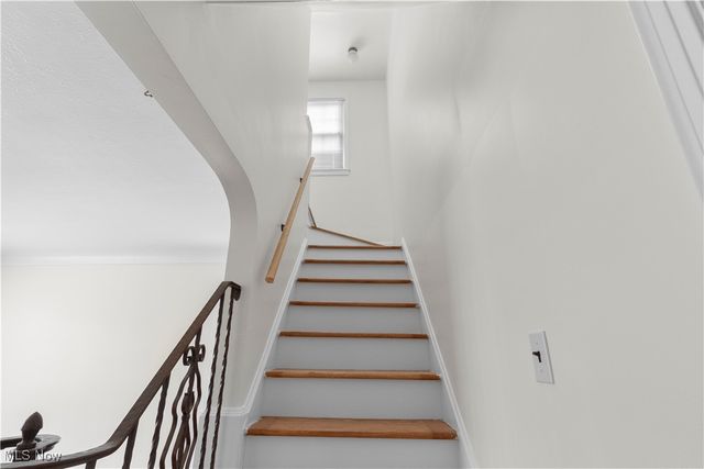 25031 Glenbrook Boulevard, Euclid, OH 44117