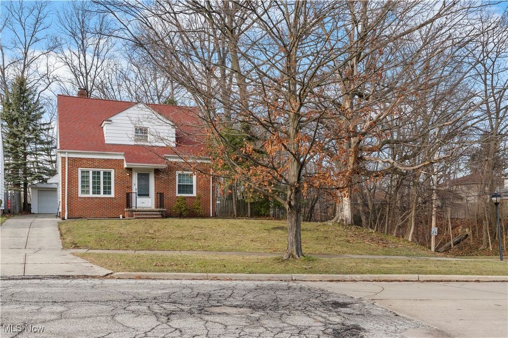 25031 Glenbrook Boulevard, Euclid, OH 44117
