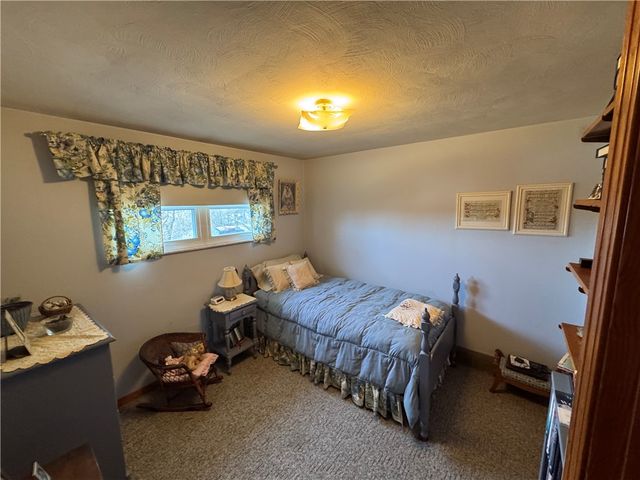 225 Chaucer Drive, Irwin, PA 15642