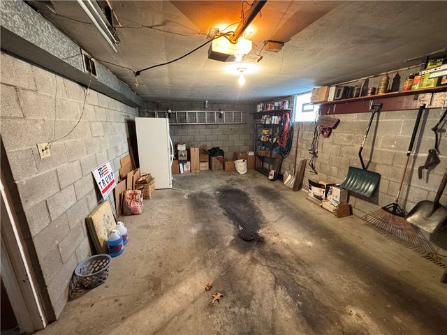 225 Chaucer Drive, Irwin, PA 15642