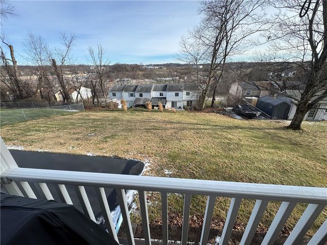 225 Chaucer Drive, Irwin, PA 15642