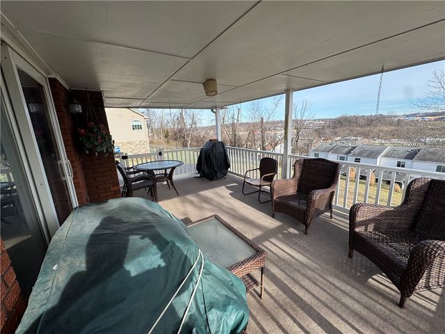225 Chaucer Drive, Irwin, PA 15642