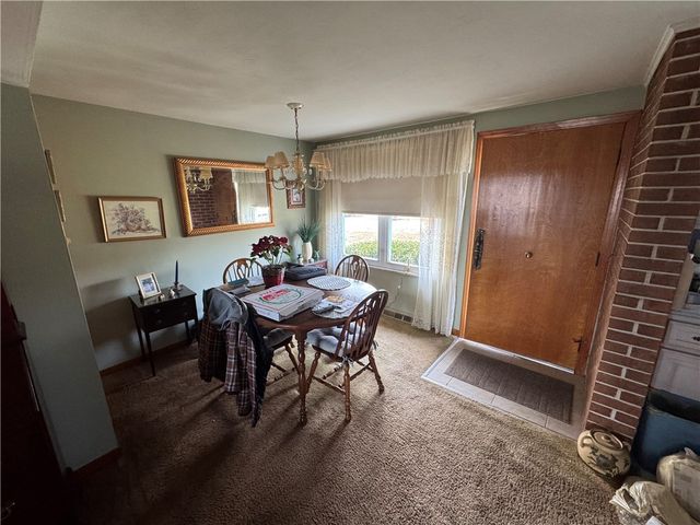 225 Chaucer Drive, Irwin, PA 15642