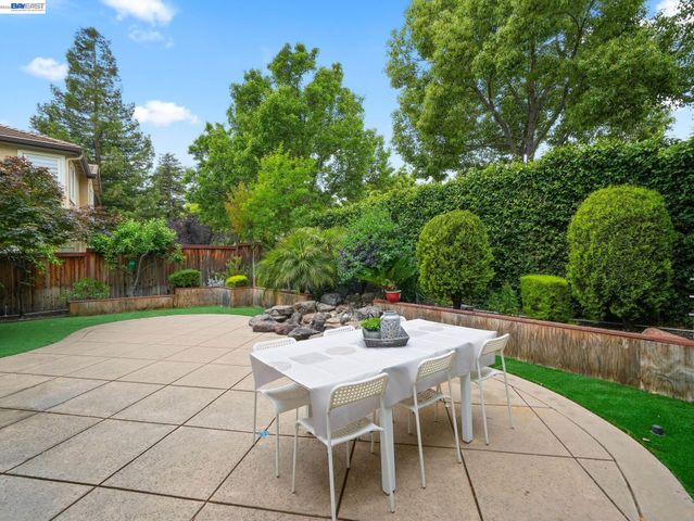4907 Winterbrook Ave, Dublin, CA 94568