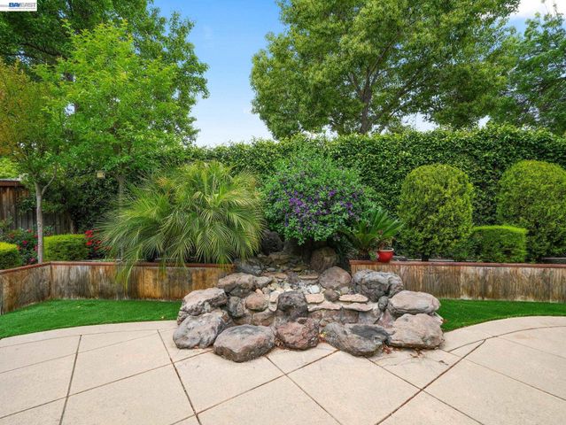 4907 Winterbrook Ave, Dublin, CA 94568