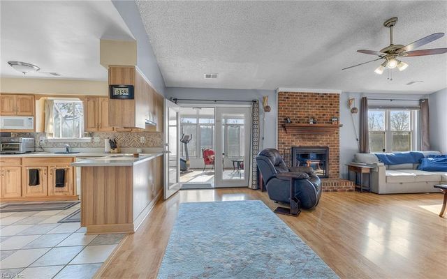 3913 Lombard CT, Virginia Beach, VA 23453