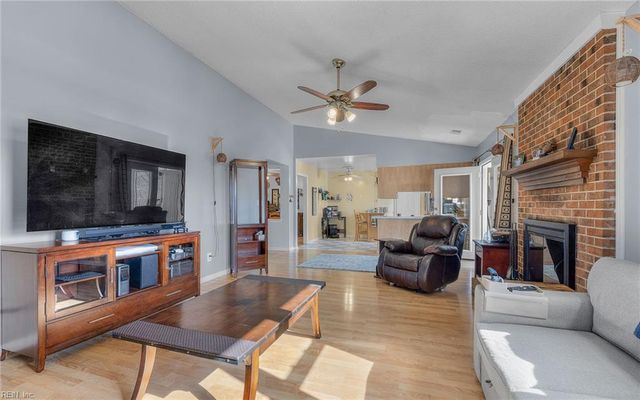 3913 Lombard CT, Virginia Beach, VA 23453