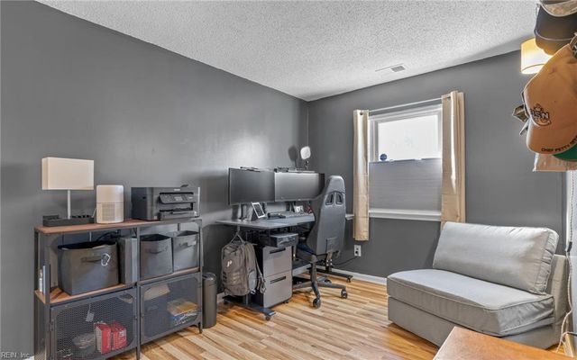 3913 Lombard CT, Virginia Beach, VA 23453