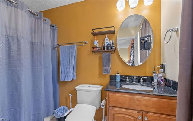 3913 Lombard CT, Virginia Beach, VA 23453