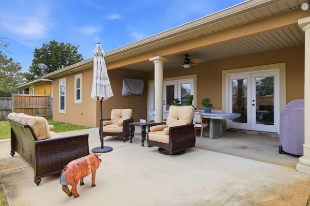 2102 Palmetto Lake Drive, Navarre, FL 32566