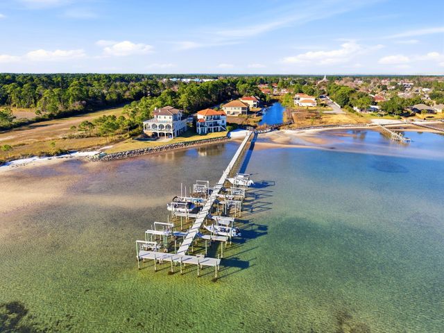 2102 Palmetto Lake Drive, Navarre, FL 32566